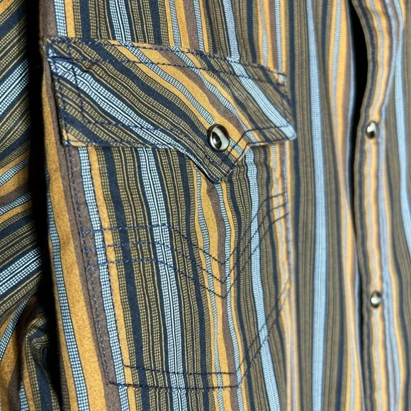 Cody James Authentic Western Apparel Men's Striped Casual Button-Down Shirt - Picture 9 of 11